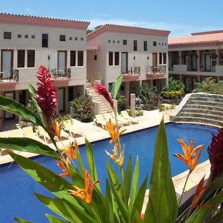 Las Sirenas Hotel And Condos West Bay Buitenkant foto