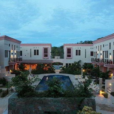 Las Sirenas Hotel And Condos West Bay Buitenkant foto