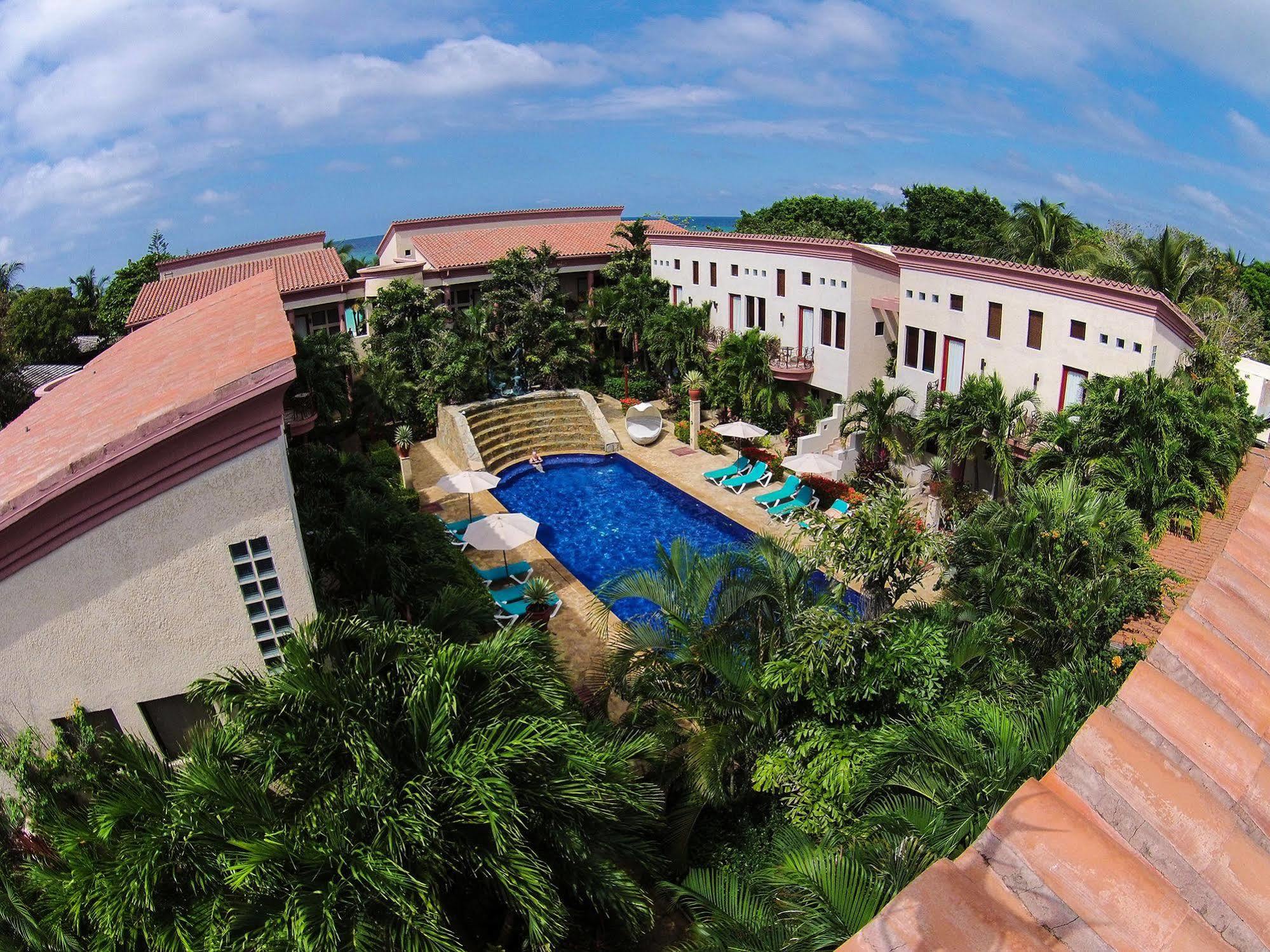 Las Sirenas Hotel And Condos West Bay Buitenkant foto